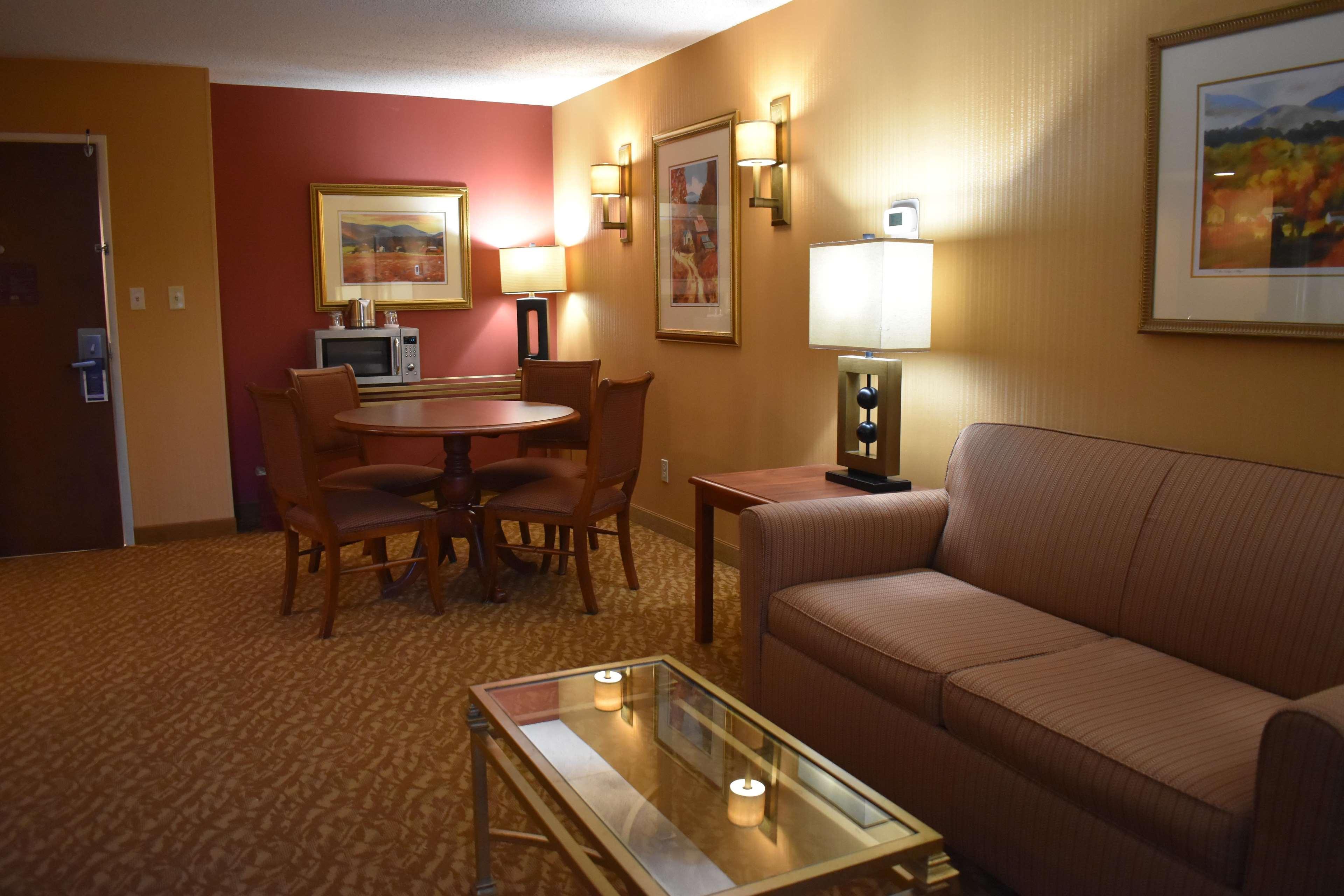 Doubletree By Hilton Biltmore/Asheville Exterior photo
